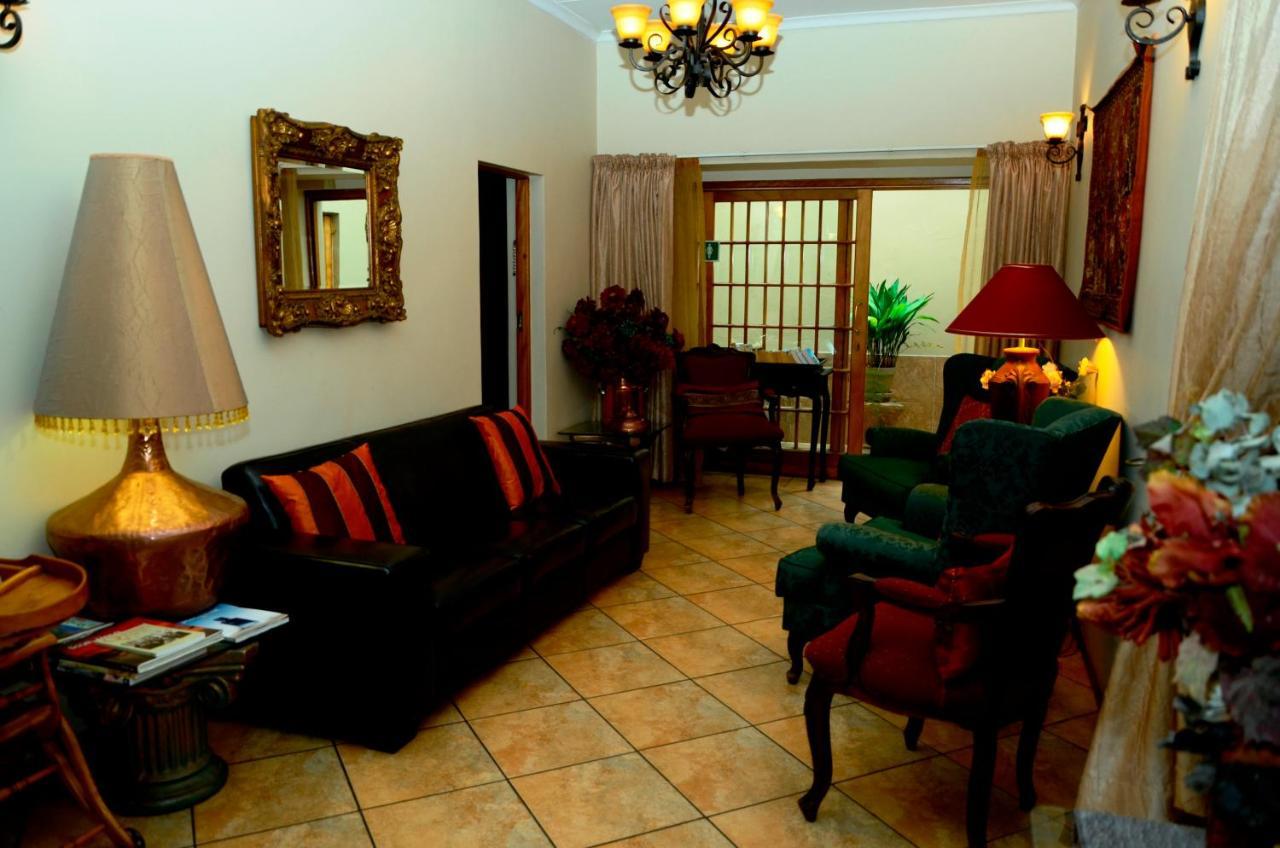 יוהנסבורג 7Th Street Guesthouse מראה חיצוני תמונה