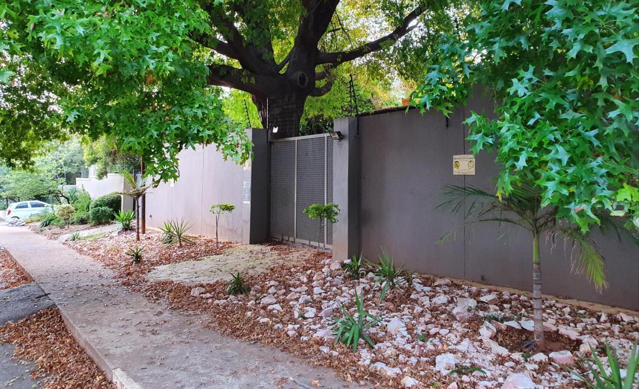 יוהנסבורג 7Th Street Guesthouse מראה חיצוני תמונה