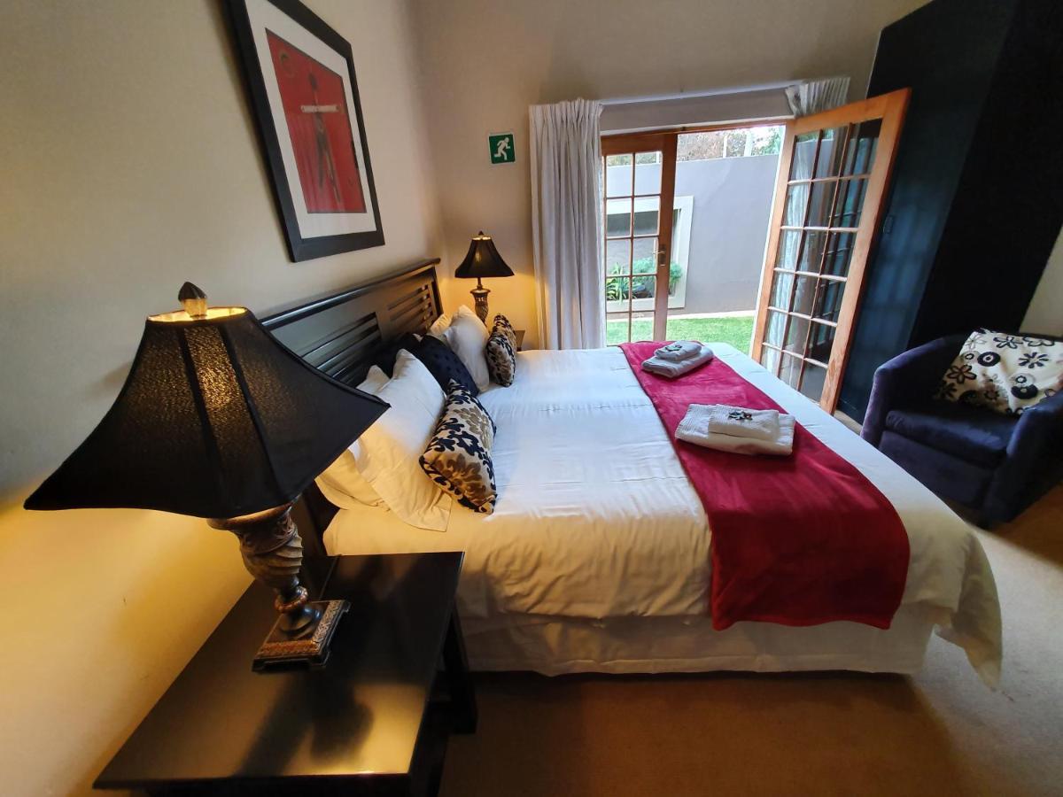 יוהנסבורג 7Th Street Guesthouse מראה חיצוני תמונה
